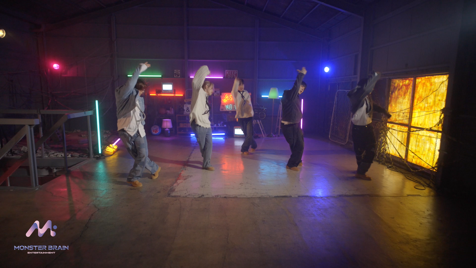 EPTS(에픽트레버스) 'Tab Tab' Official Tea..